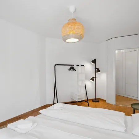 Spacious Hoting Apartman