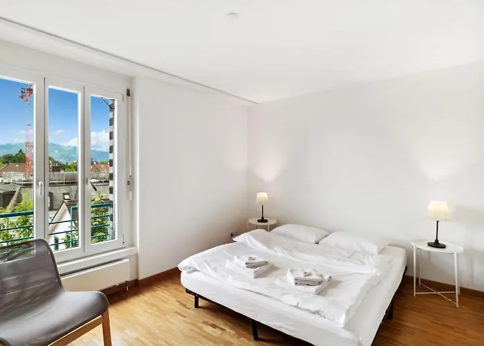 Апартаменти Spacious Hoting