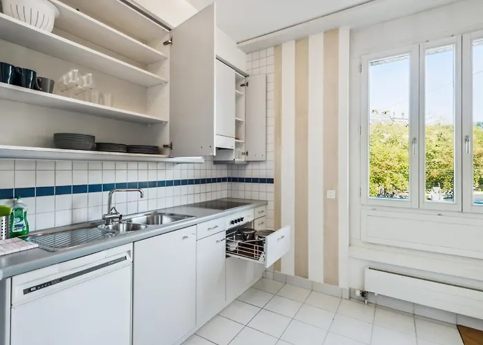 Spacious Hoting Цюрих