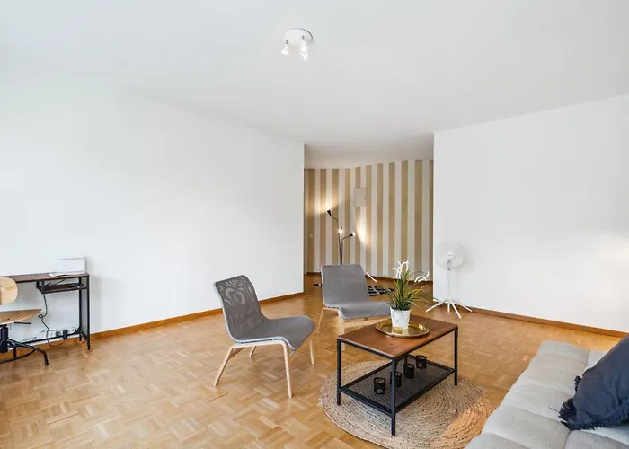 Апартаменти Spacious Hoting Цюрих