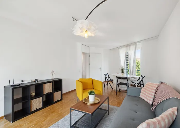 Апартаменти Spacious Hoting