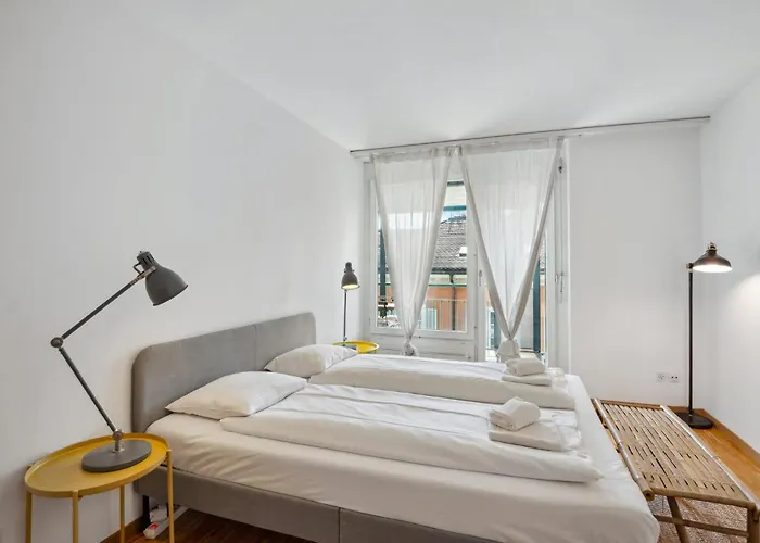 Апартаменти Spacious Hoting