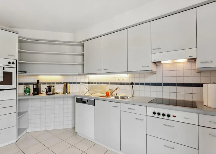 Spacious Hoting Апартаменти