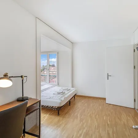 Spacious Hoting Zurich