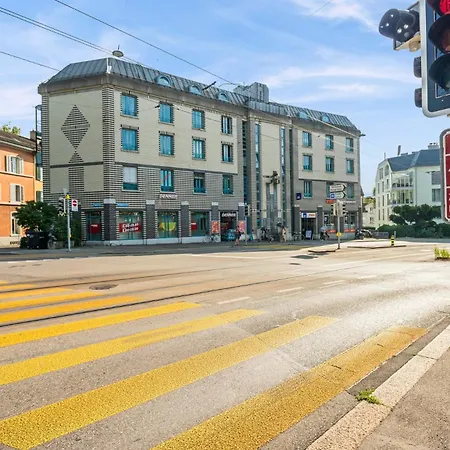 Spacious Hoting דירה *