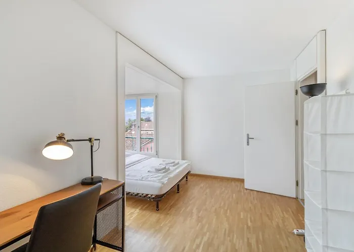 Spacious Hoting Zürich