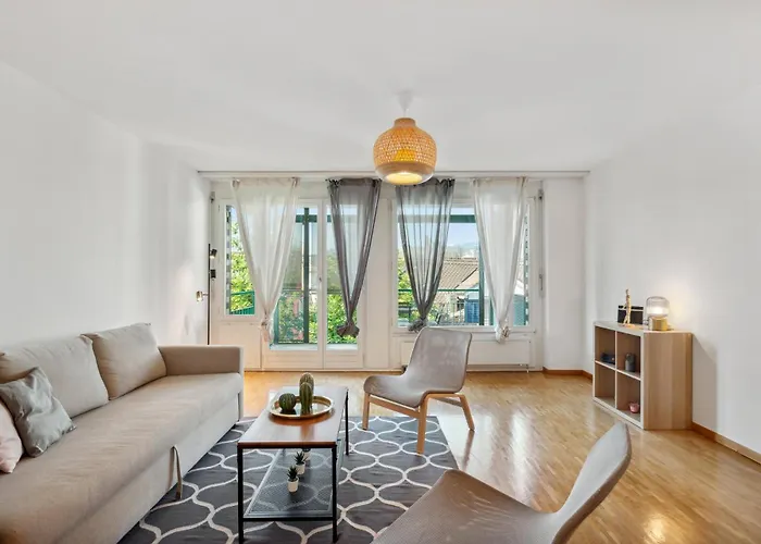 דירה Spacious Hoting