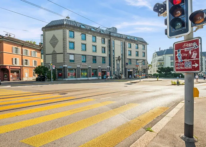 Spacious Hoting 公寓 *